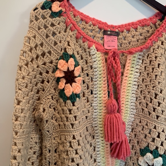 Crocheted long cardigan dress with flowers - Picture 8 of 16